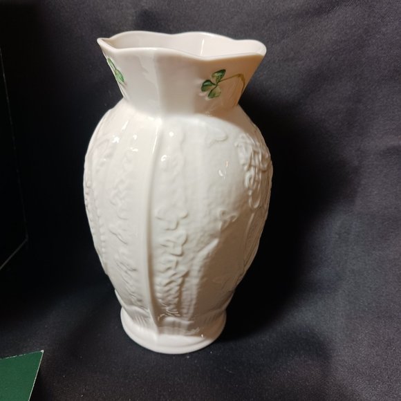 Belleek Durham Vase Hand Crafted Ireland Parian China - Picture 15 of 16